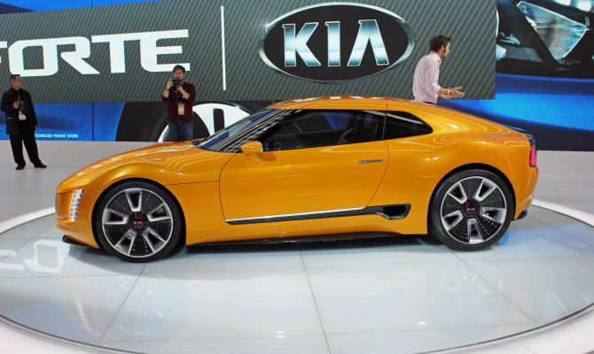 KIA GT4 Stinger 01: It’s a 2+2, rear-drive coupe with a detuned version of the 2.0-litre, turbocharged four-cylinder. No plans for production, says KIA. Nobody believes that!