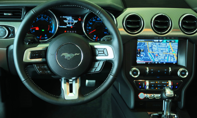  Revisiones de entrada para Ford Mustang GT, Toyota Prius c