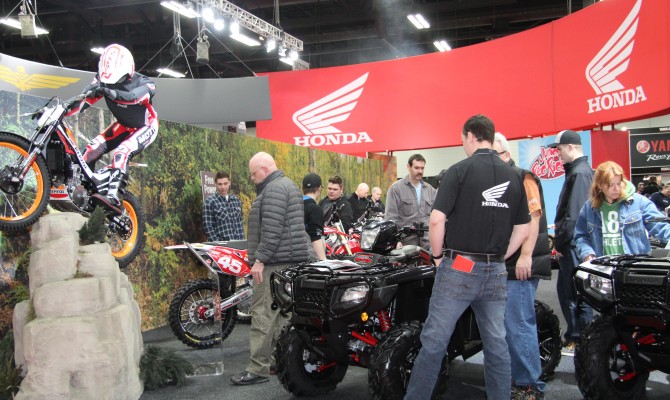 Honda stunt